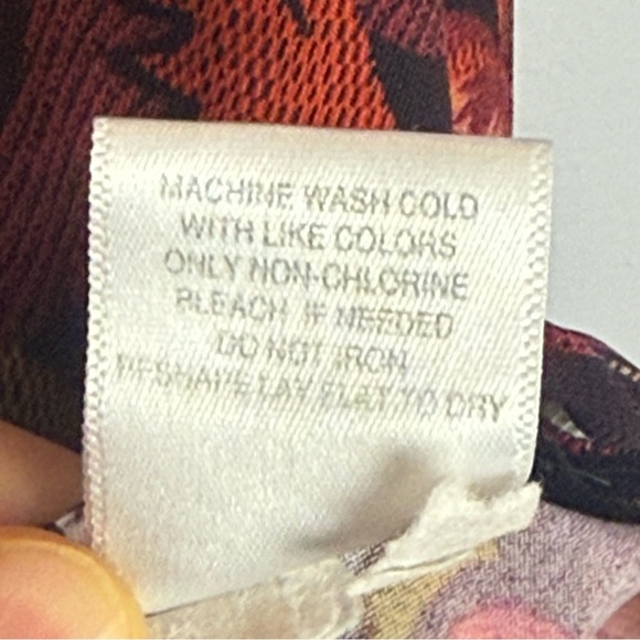 Roz & Ali Autumn Floral Pattern Asymmetrical Hem Tunic Size 2X - Picture 9 of 9